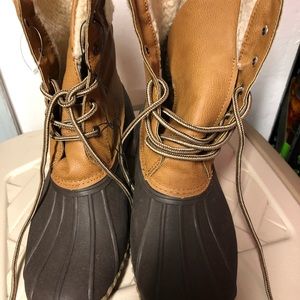 Women’s brown duck boots